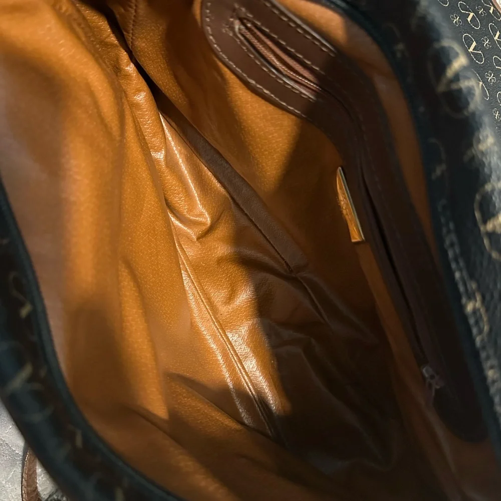 Valentino Garavani bag - Picture 1 of 12
